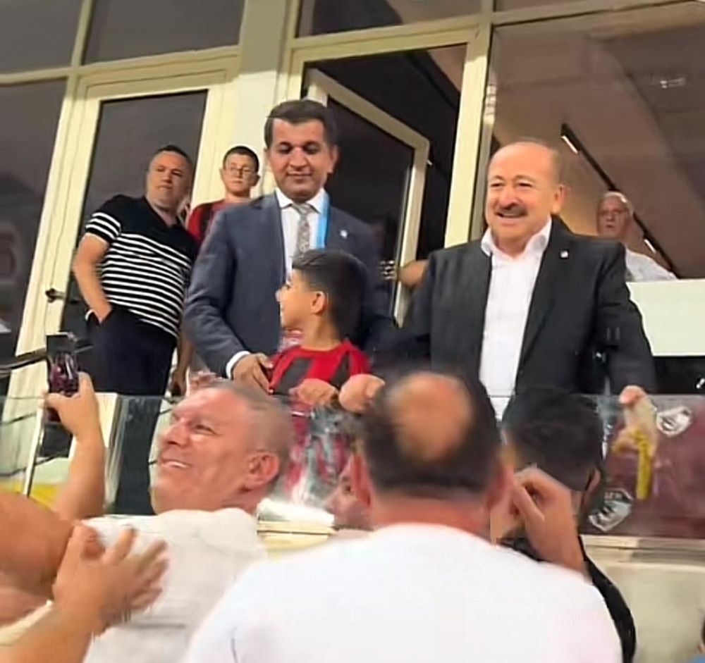 Memik Yılmaz taraftar4-i68ca67ea814a3.jpg